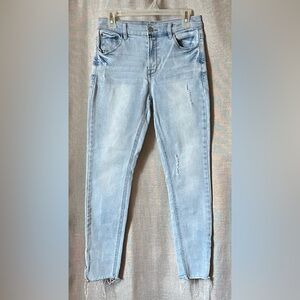 Kensie•high rise skinny jeans•women’s size 6•cotton blend•light wash blue